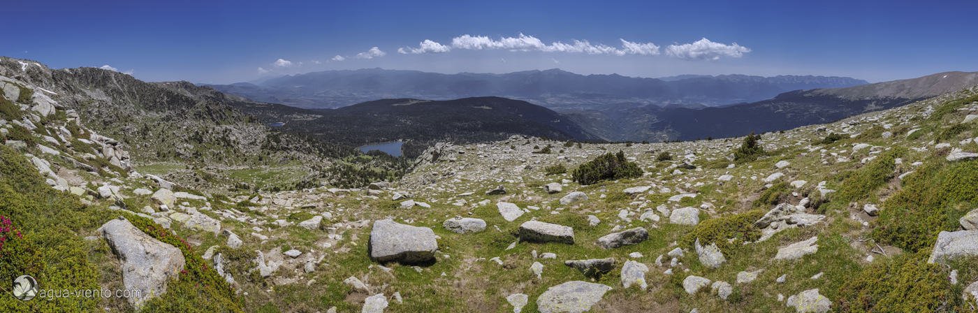 Cerdanya, Panorama Refugi Malniu and Serra de Cadí from Serrat de les Perdius Blanques